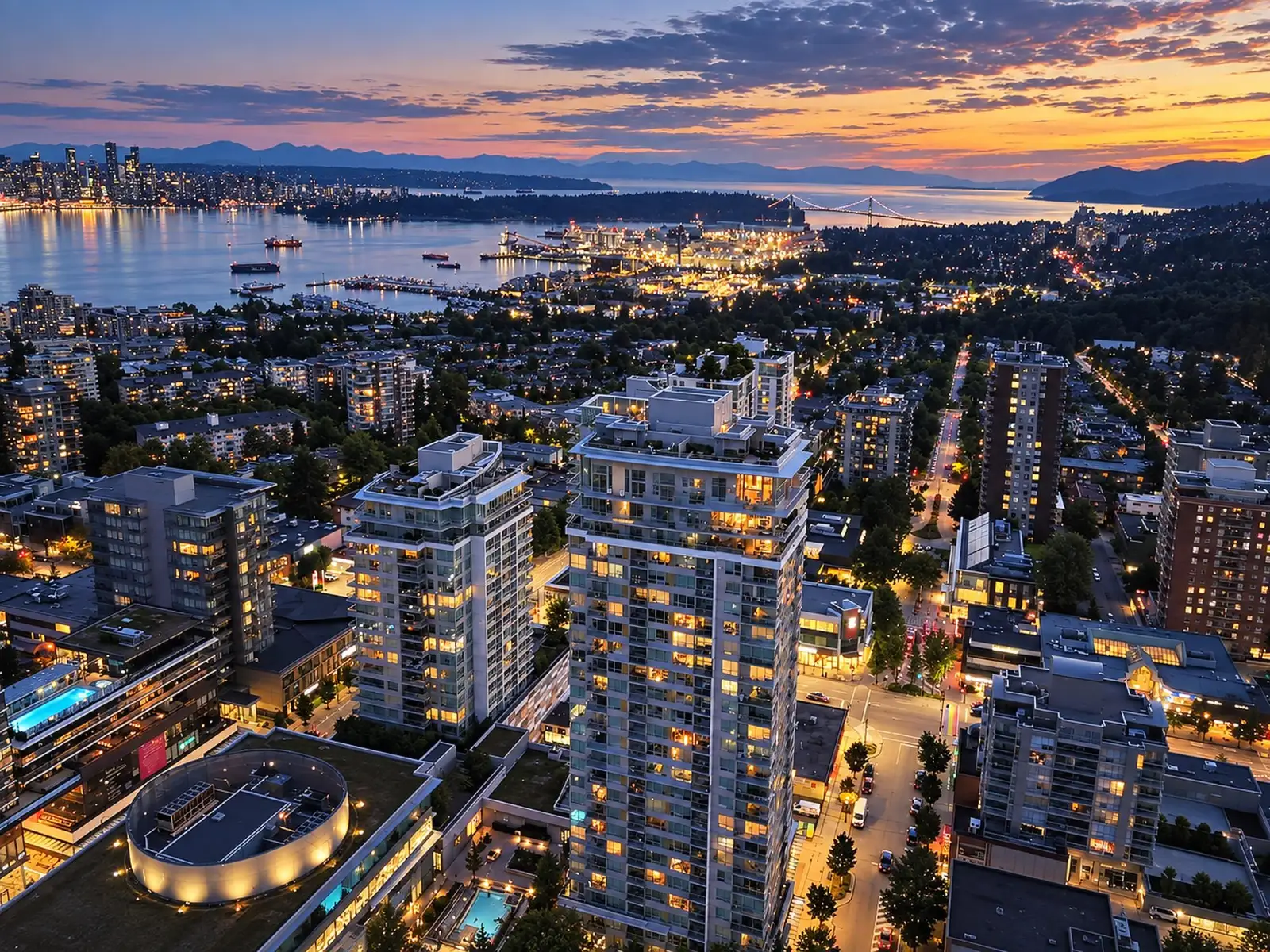 704 125 E 14TH STREET, North Vancouver BC V7L 0E6