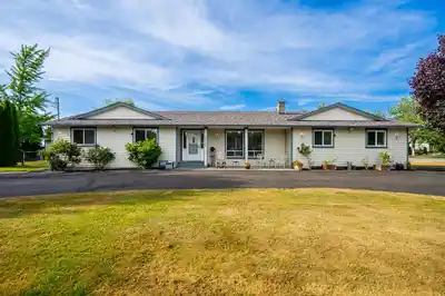 21711 52 AVENUE, Langley BC V2Y 1L7