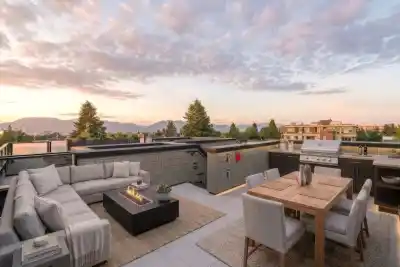 4470 ASH STREET, Vancouver BC V5Z 2H8