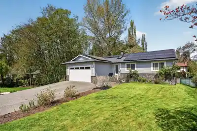 19939 51 AVENUE, Langley BC V3A 7P2