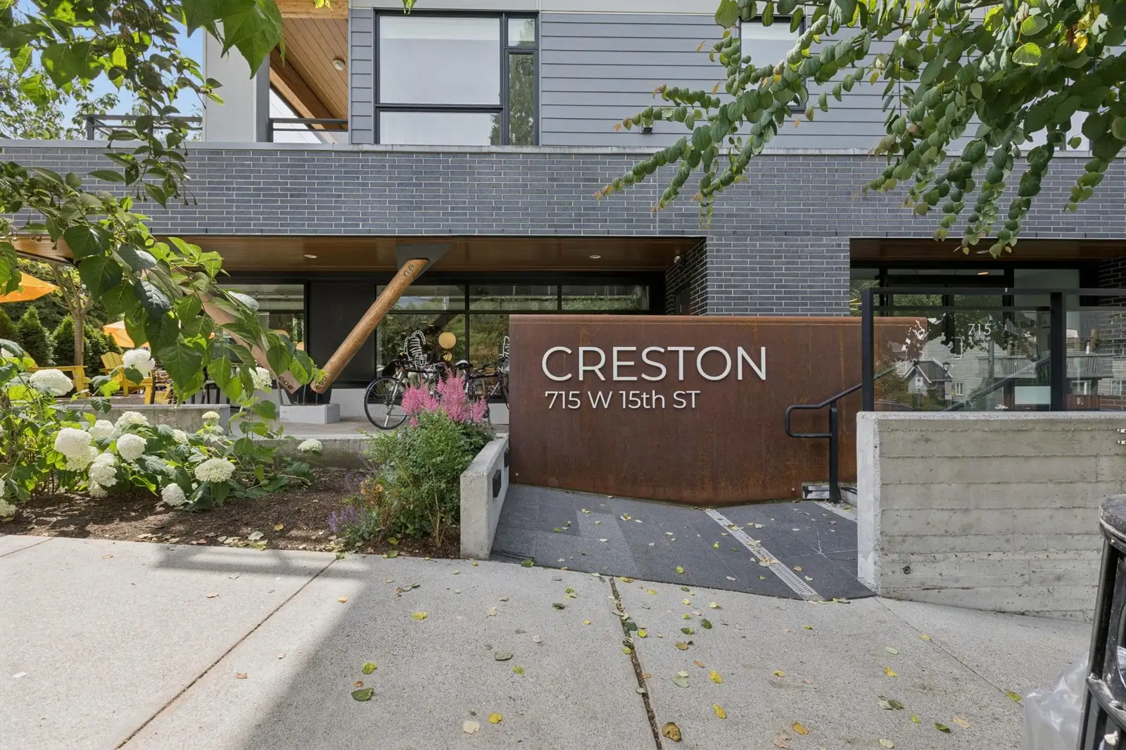 209 715 W 15TH STREET, North Vancouver BC V7M 1T2