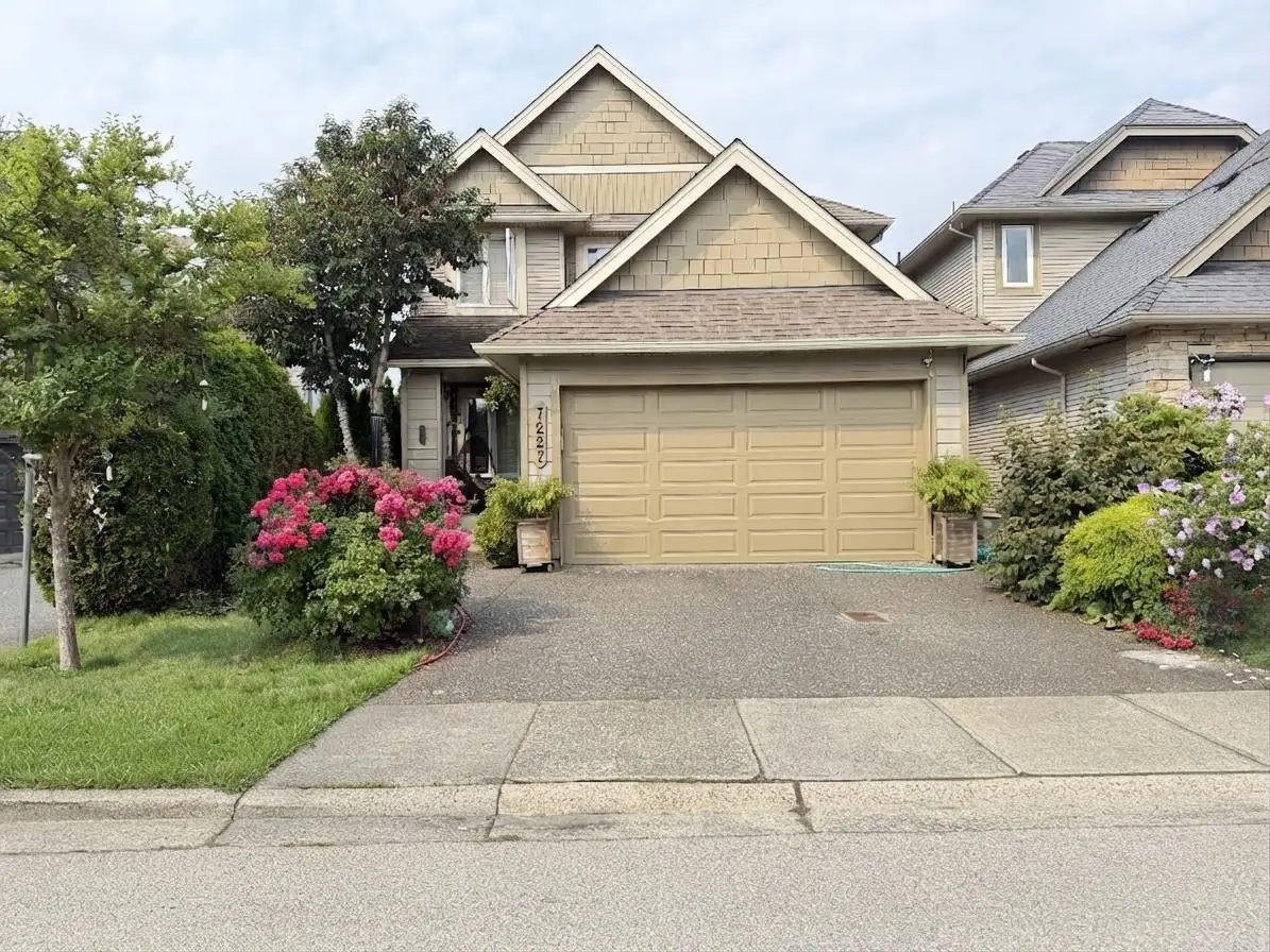 7227 199A STREET, Langley BC V2Y 3J2