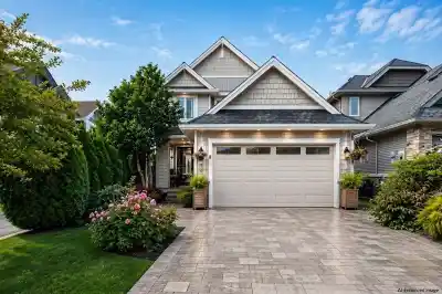 7227 199A STREET, Langley BC V2Y 3J2