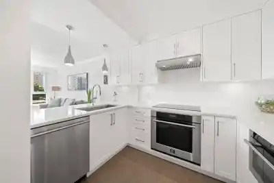 502 1838 NELSON STREET, Vancouver BC V6G 1N1