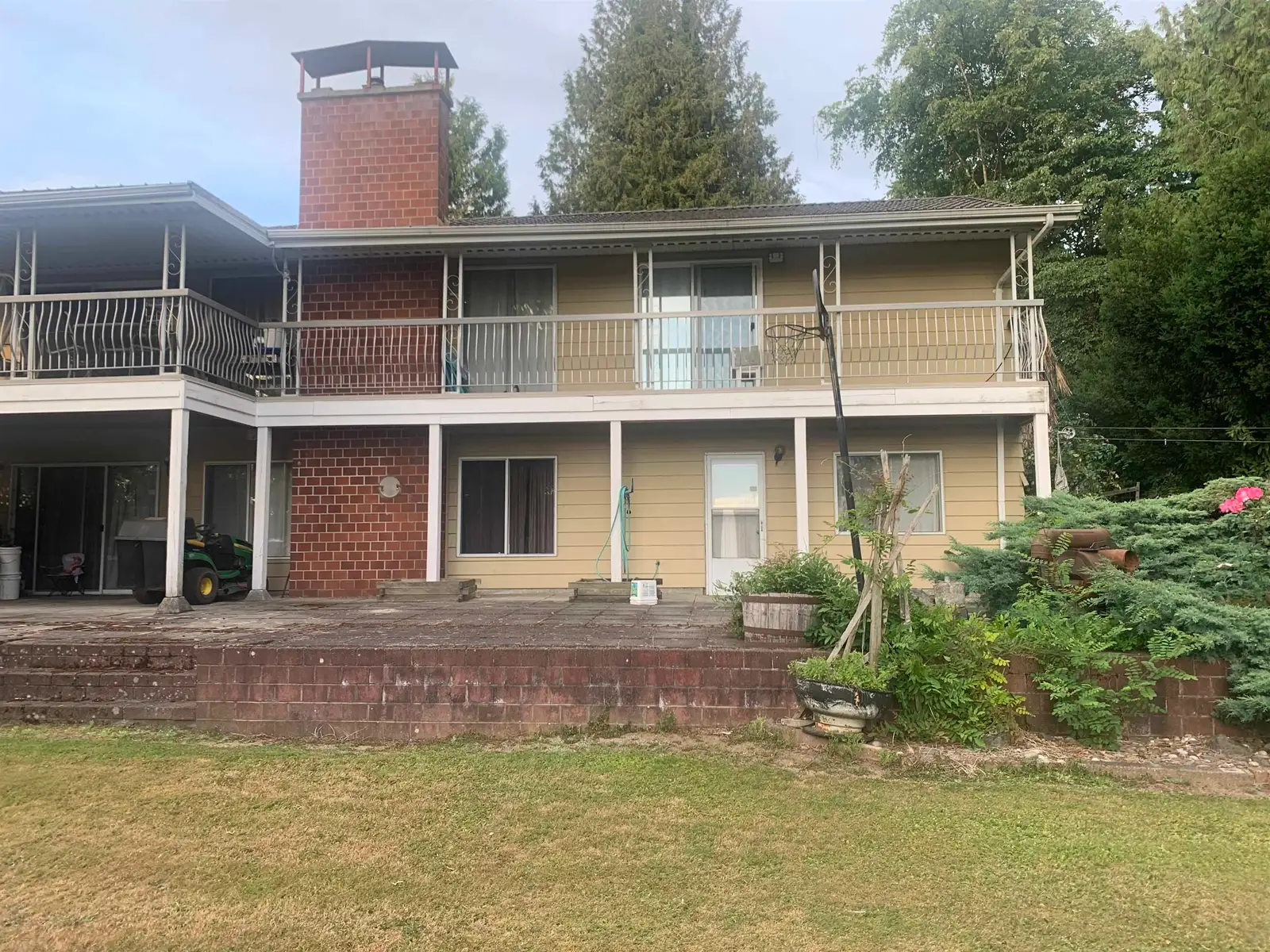6863 204 STREET, Langley BC V2Y 1P8