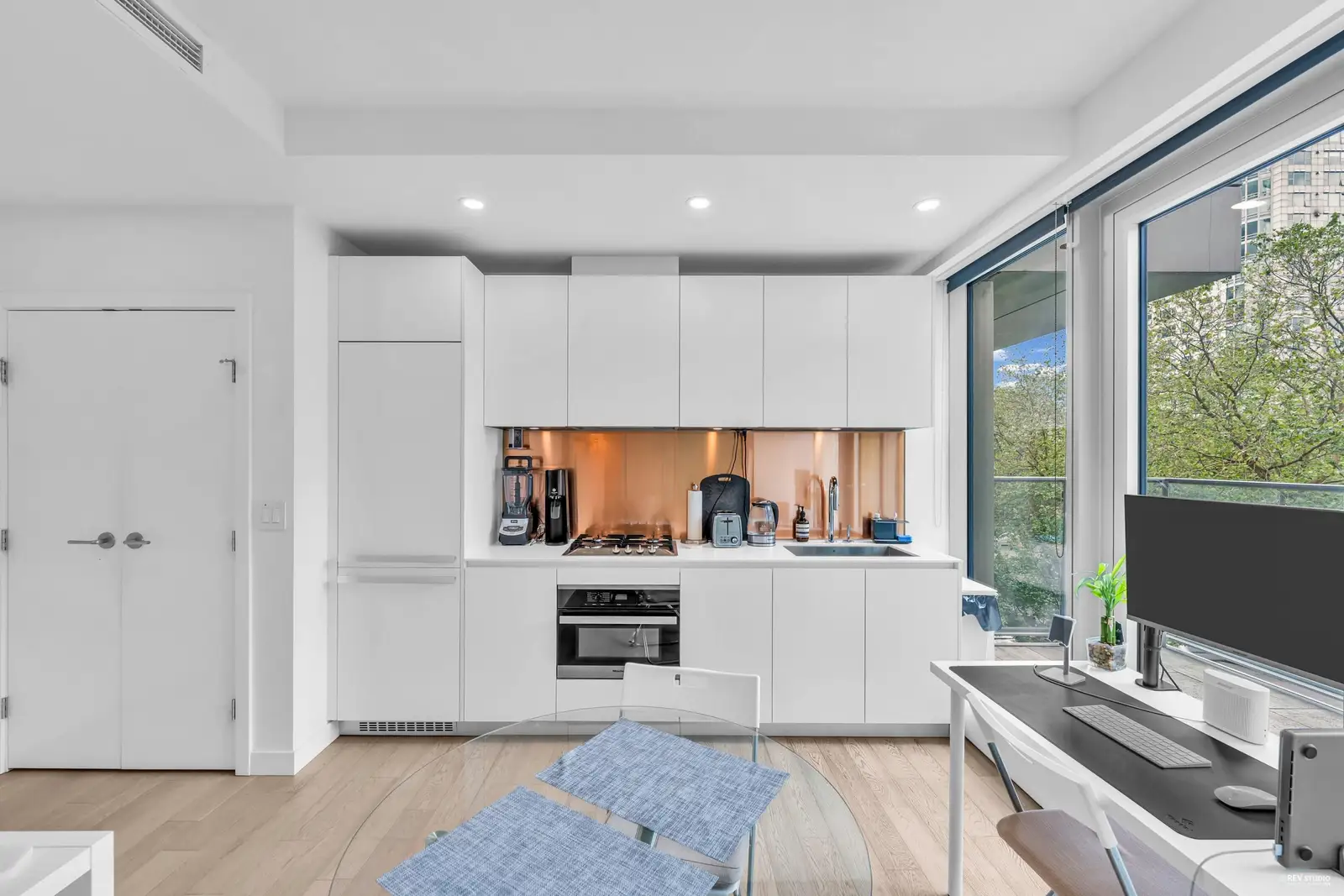 303 1480 HOWE STREET, Vancouver BC V6Z 0G5