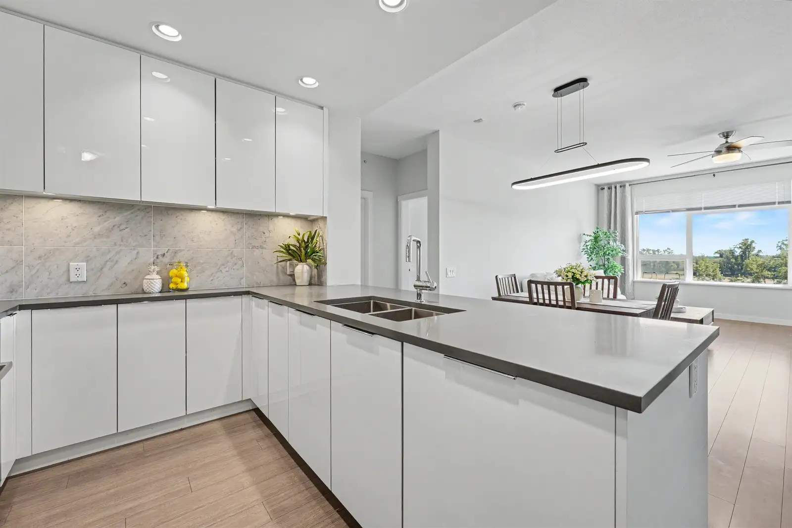 604 3289 RIVERWALK AVENUE, Vancouver BC V5S 0G2