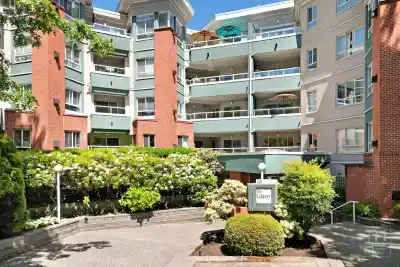 411 128 W 8TH STREET, North Vancouver BC V7M 3M1