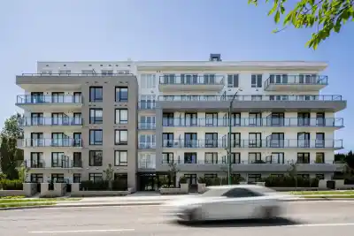 101 6859 CAMBIE STREET, Vancouver BC V6P 3H1