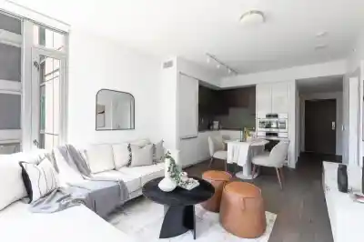 607 1678 PULLMAN PORTER STREET, Vancouver BC V6A 0H4
