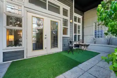 102 2102 W 38TH AVENUE, Vancouver BC V6M 1R9