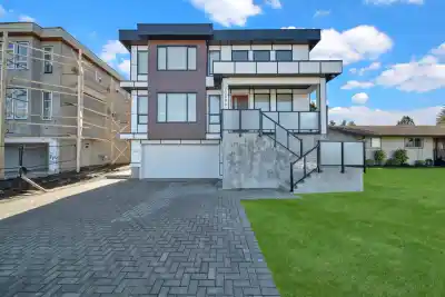20884 48 AVENUE, Langley BC V3A 3L9