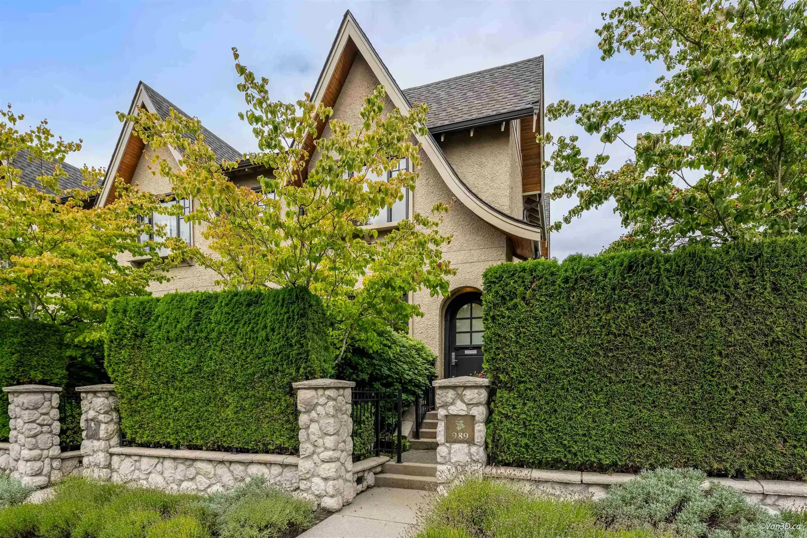 989 W 38TH AVENUE, Vancouver BC V5Z 2L7