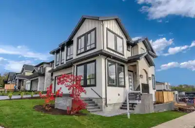 20453 69 AVENUE, Langley BC V2Y 1R2