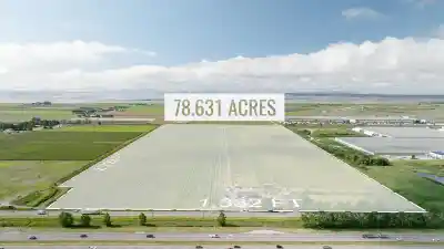 8442 LADNER TRUNK ROAD, Delta BC V4K 3N3