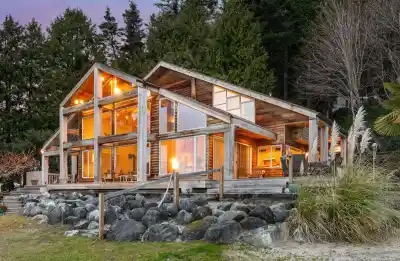 598 TSAWWASSEN BEACH ROAD, Delta BC V4M 4C7
