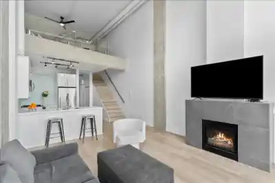 309 27 ALEXANDER STREET, Vancouver BC V6A 1B2