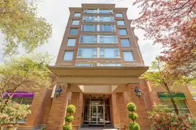504 2580 TOLMIE STREET, Vancouver BC V6R 4R4