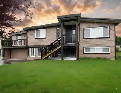 20100 50 AVENUE, Langley BC V3A 3S7