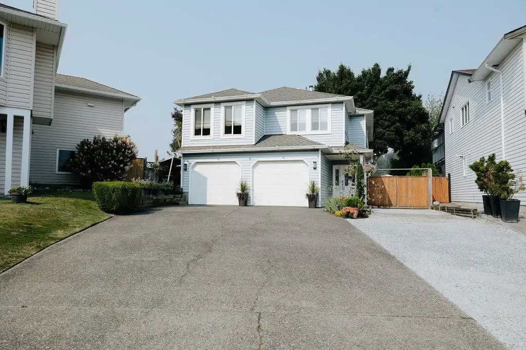 3302 274A STREET, Langley BC V4W 3J2