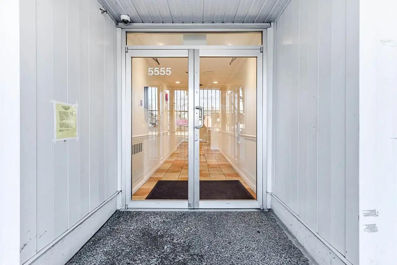 232 5555 VICTORIA DRIVE, Vancouver BC V5P 4Y3