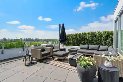 607 3438 SAWMILL CRESCENT, Vancouver BC V5S 0E3