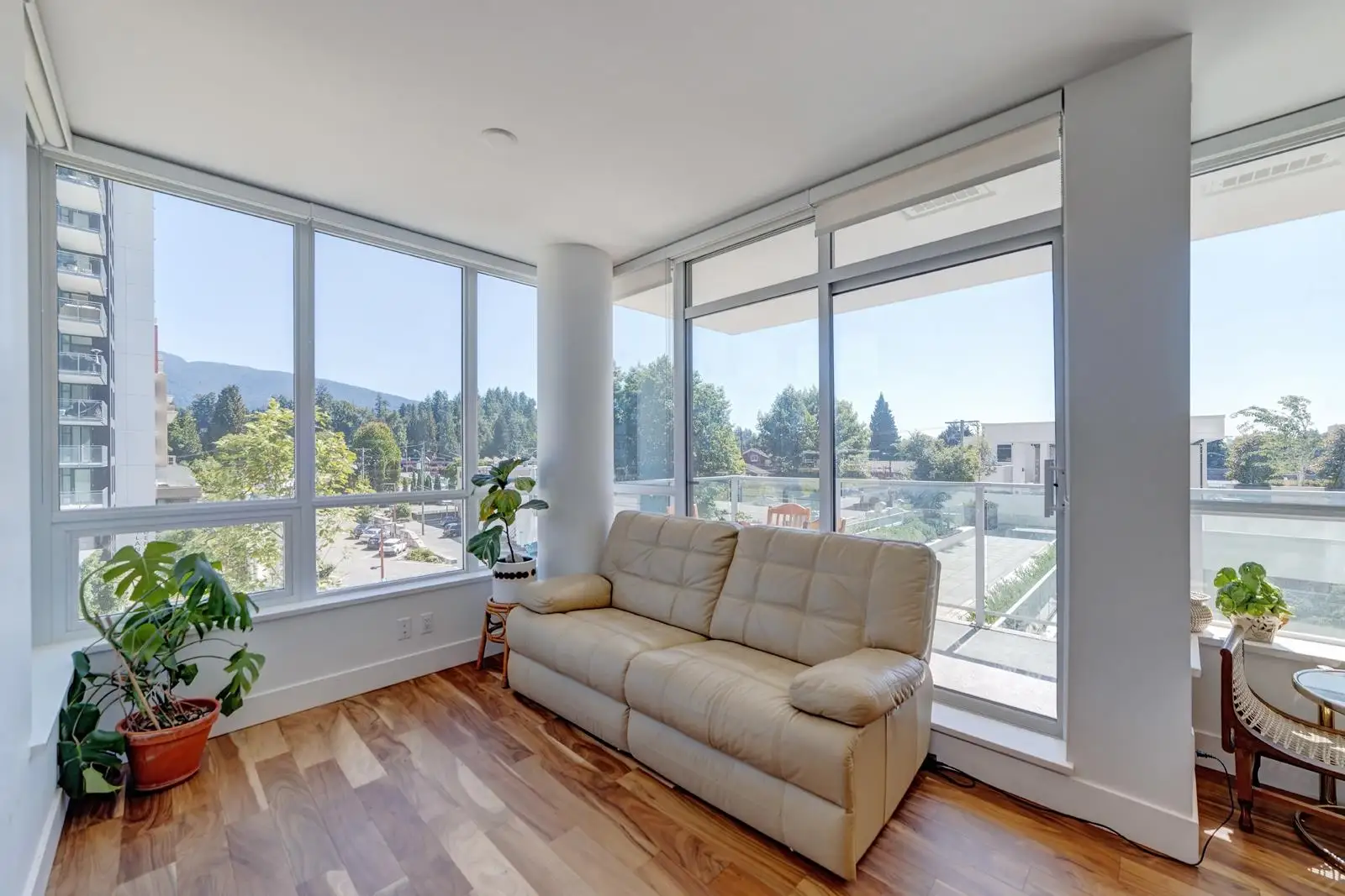 301 1675 LIONS GATE LANE, North Vancouver BC V7P 3B4
