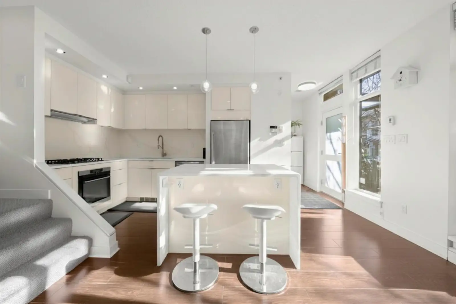 1053 HOMER STREET, Vancouver BC V6B 2X5