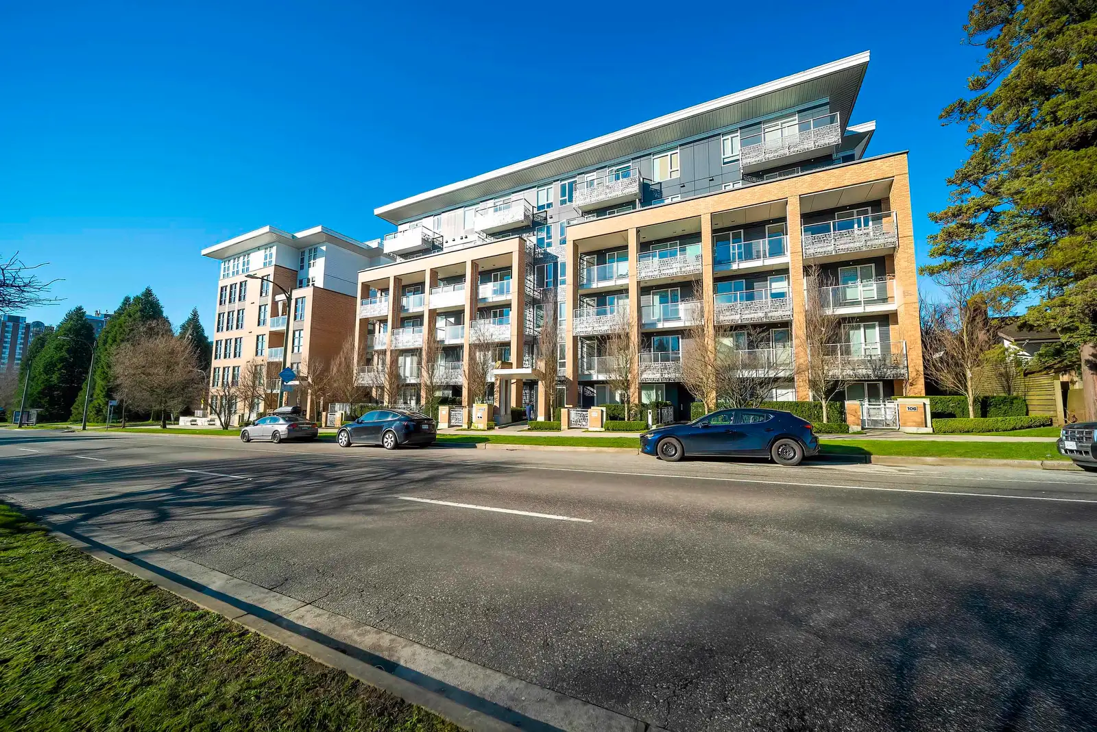 208 6933 CAMBIE STREET, Vancouver BC V6P 0J1