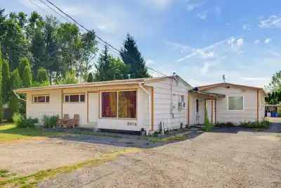 6976 GLOVER ROAD, Langley BC V2Y 1X9