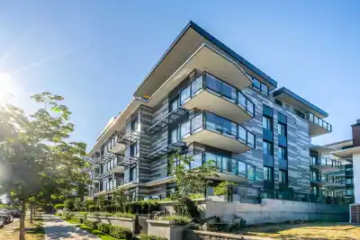 105 477 W 59TH AVENUE, Vancouver BC V5X 1X4