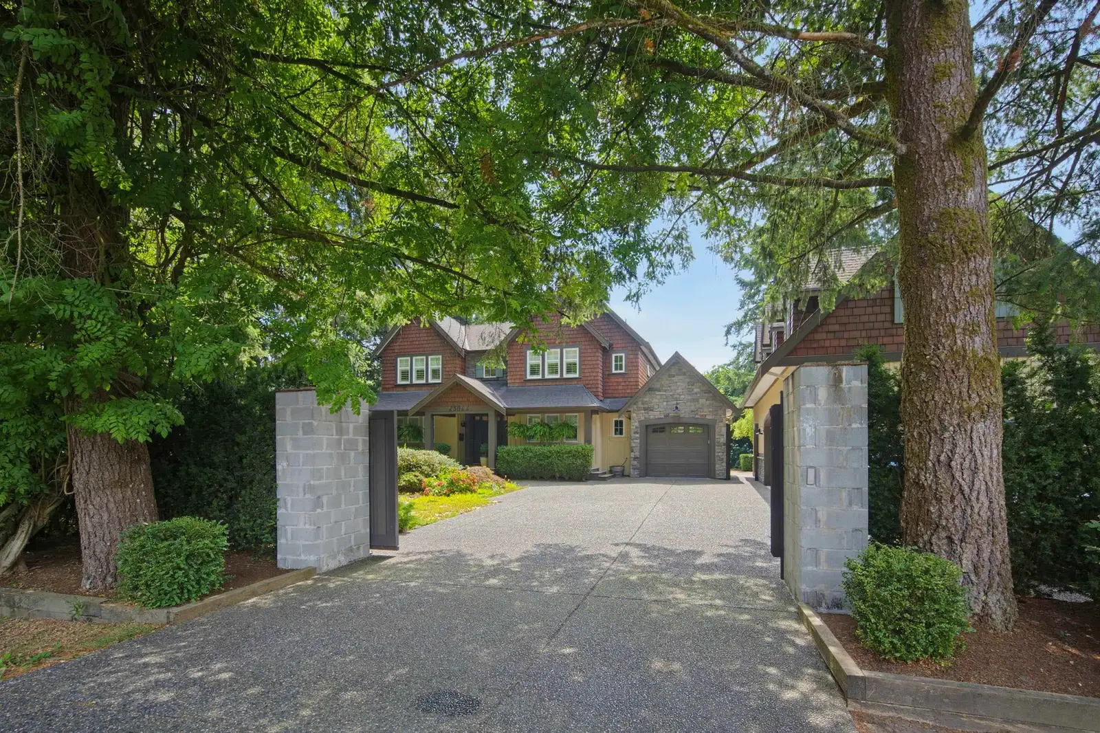 25044 56 AVENUE, Langley BC V4W 1B2