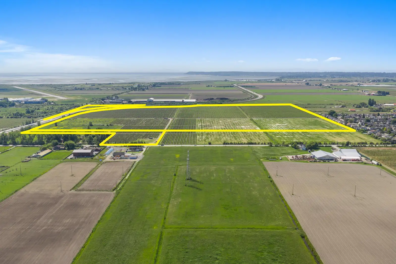 6988 LADNER TRUNK ROAD, Delta BC V4K 3N3