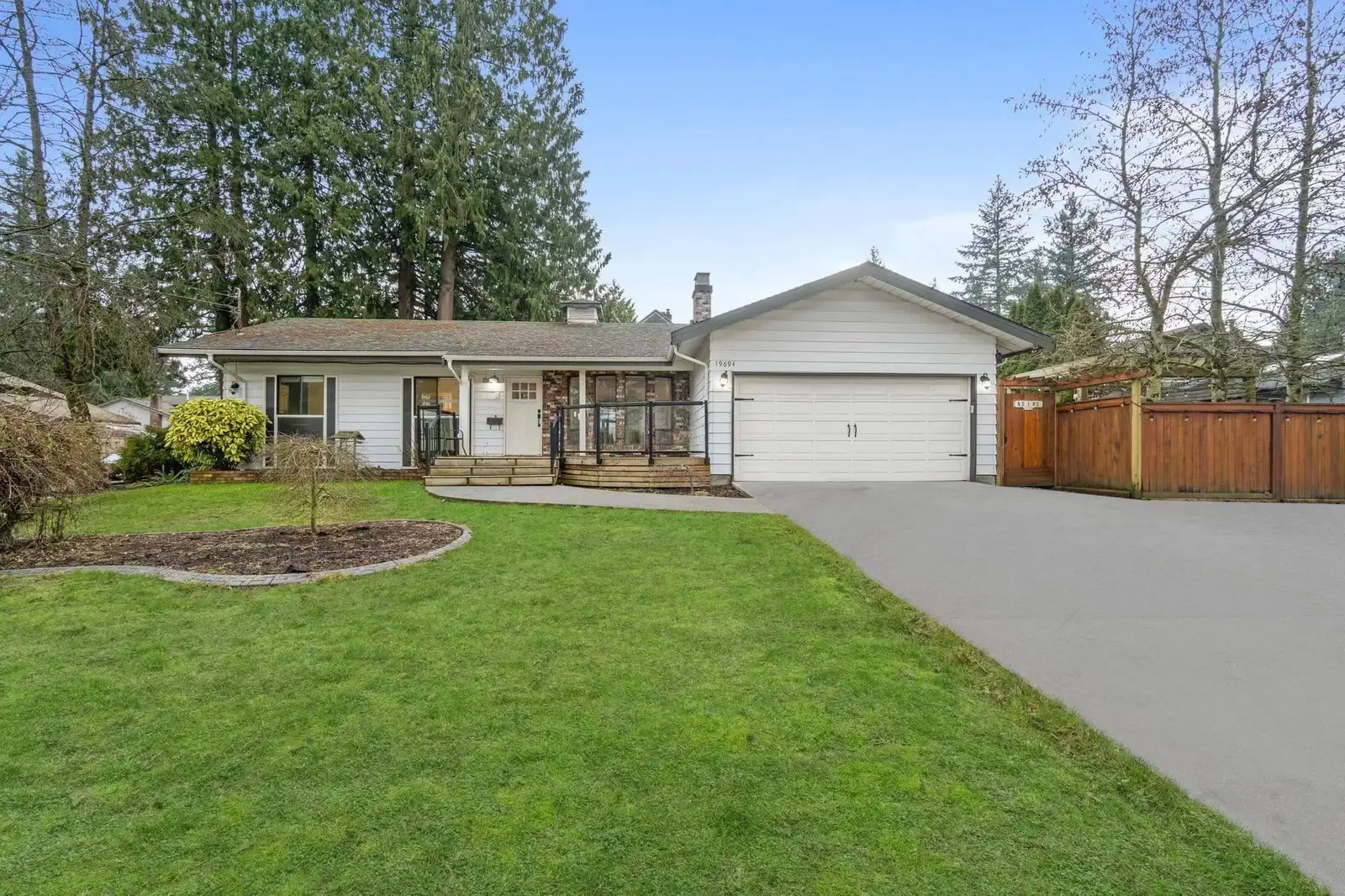 19694 46 AVENUE, Langley BC V3A 3G7