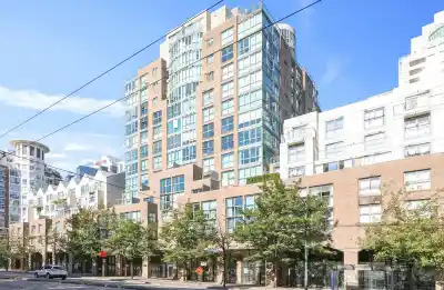 504 1159 MAIN STREET, Vancouver BC V6A 4B6