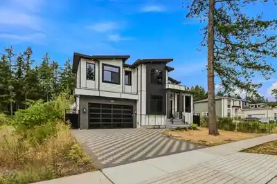 20061 27 AVENUE, Langley BC V2Z 0B6