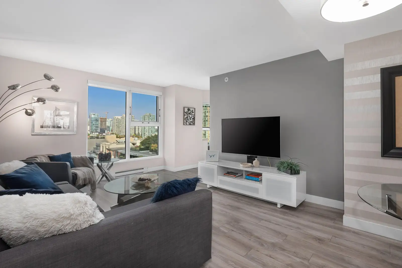 1102 1323 HOMER STREET, Vancouver BC V6B 5M9