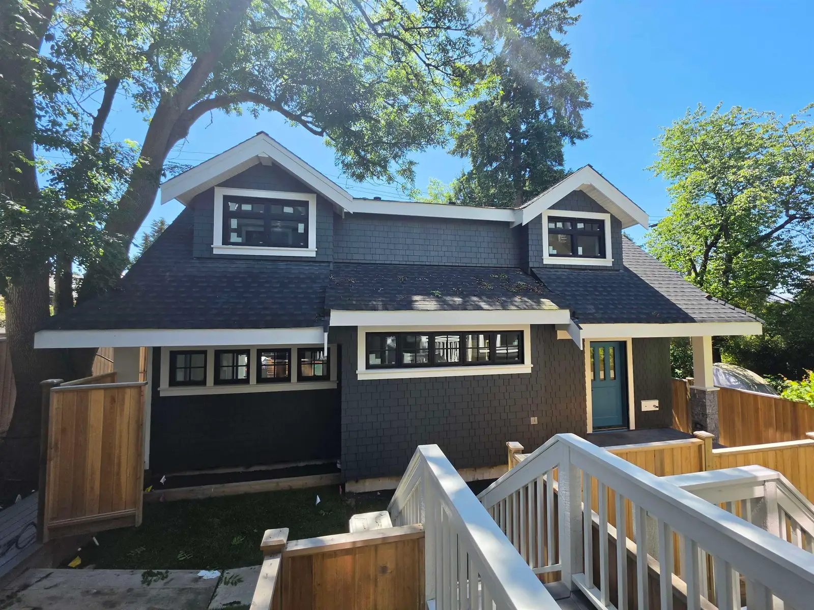 2570 W 2ND AVENUE, Vancouver BC V6K 1J8