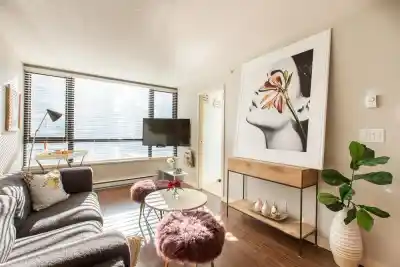 406 909 MAINLAND STREET, Vancouver BC V6B 1S3