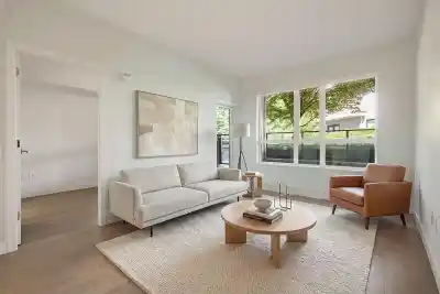 218 3220 CONNAUGHT CRESCENT, North Vancouver BC V7R 0A5