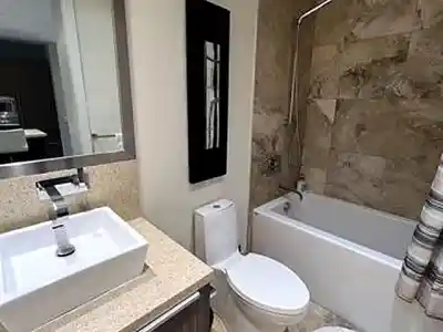 1618 COLUMBIA STREET, Vancouver BC V5Y 0B6