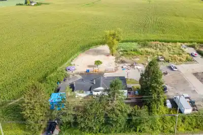 9727 LADNER TRUNK ROAD, Delta BC V4G 1K2