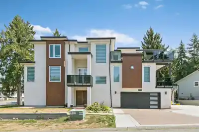20754 48 AVENUE, Langley BC V3A 3L8