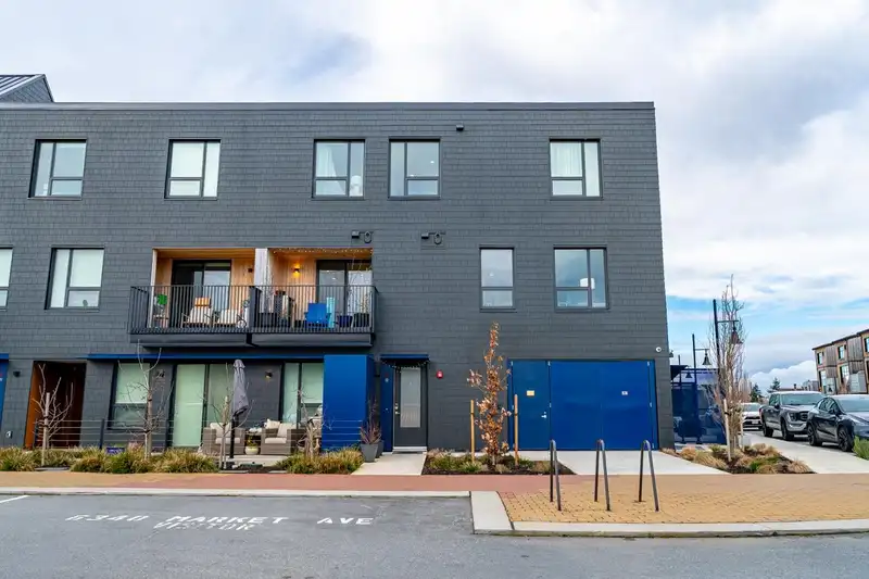 12 6340 MARKET AVENUE, Delta