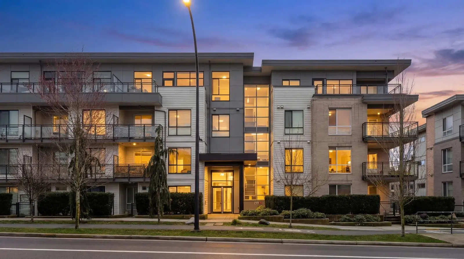211 625 E 3RD STREET, North Vancouver BC V7L 1G6