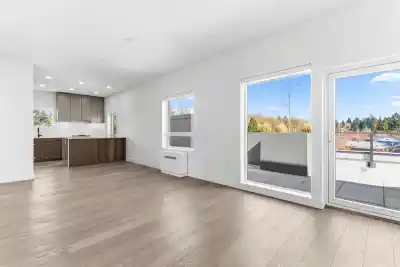 302 3590 W 39TH AVENUE, Vancouver BC V6N 3A5