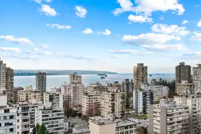2004 1816 HARO STREET, Vancouver BC V6G 2Y7
