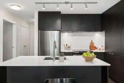 506 1679 LLOYD AVENUE, North Vancouver BC V7P 0A9