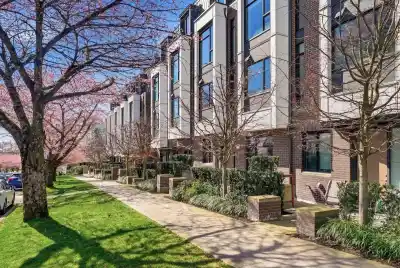 7615 YUKON STREET, Vancouver BC V5X 2Y4