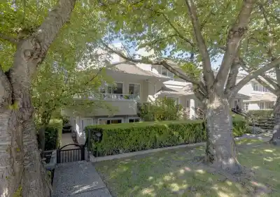 7 249 E 4TH STREET, North Vancouver BC V7L 1J1